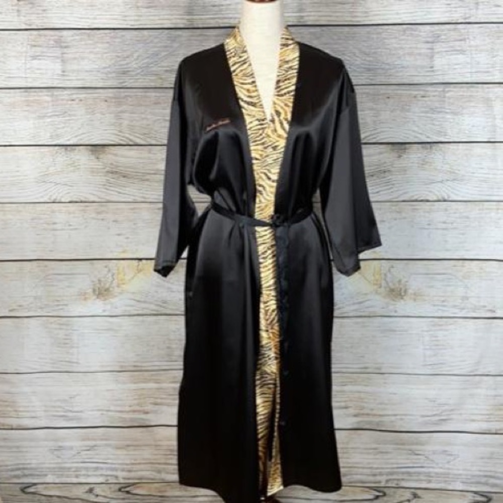 NEW elegant robe with leopard print